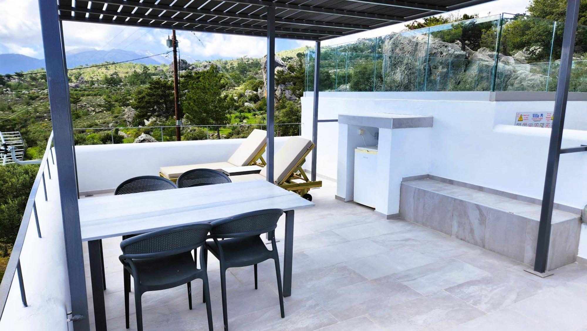 Villa M - Villa With Private Pool And Yard Anatolí エクステリア 写真