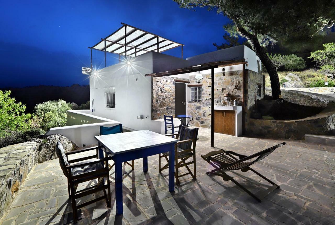Villa M - Villa With Private Pool And Yard Anatolí エクステリア 写真