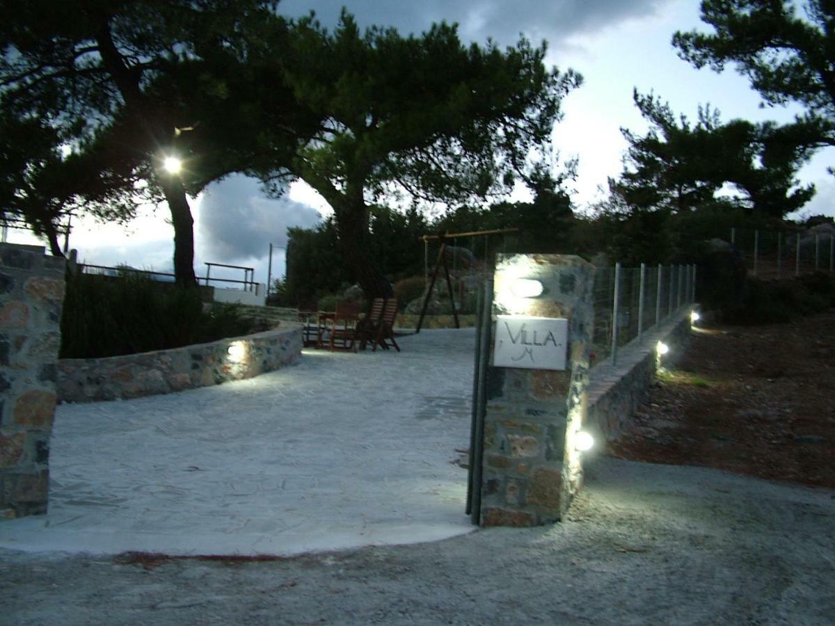 Villa M - Villa With Private Pool And Yard Anatolí エクステリア 写真
